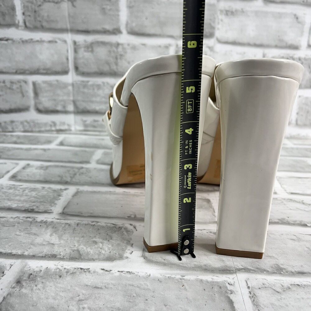 Lemonade No Chill Women’s Size 9 White Platform Pumps With Gold Chain Detail - Picture 9 of 13